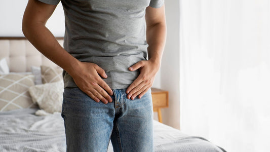 mains ventre protection hommes incontinence masculine